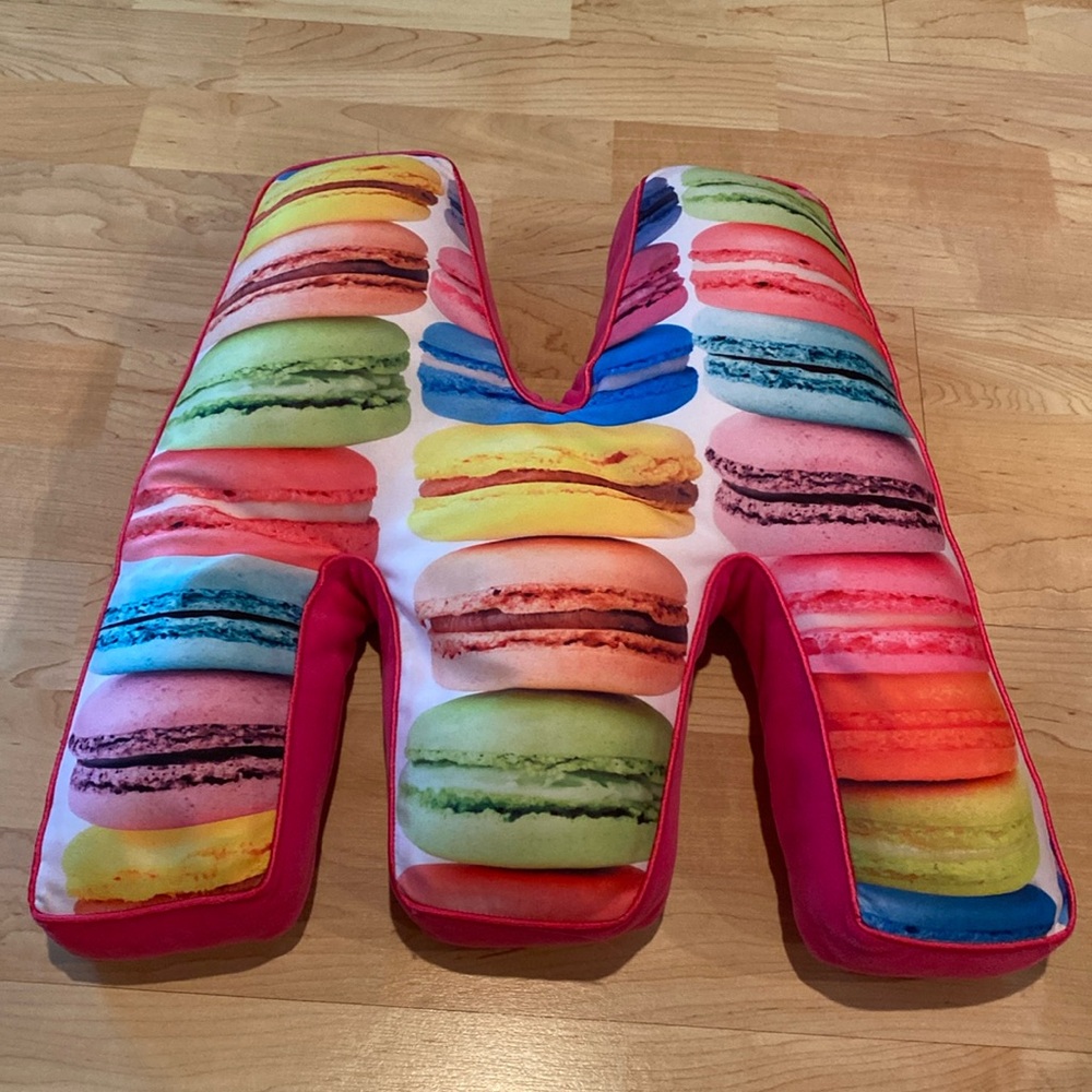 Super Soft macaroon pillow M or W